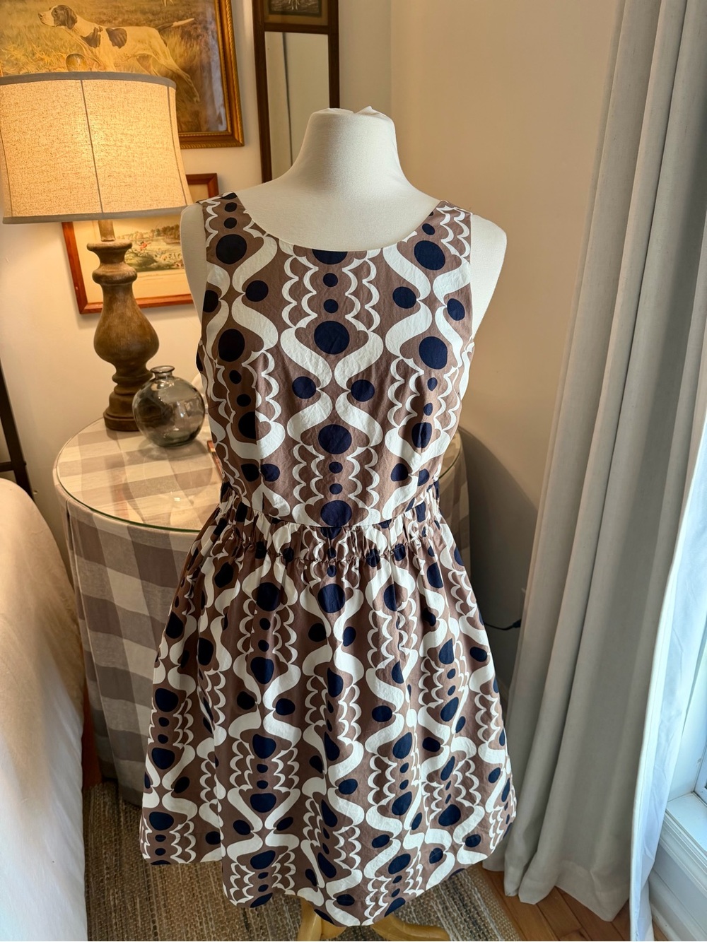 Boden Beatrice Dress Vintage Mod Dress. 100% cotton. Lined. Brown/Navy. Size 8.